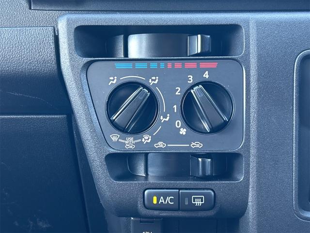 ハイゼットカーゴ ＤＸ　ＣＶＴ　衝突被害軽減システム　クリアランスソナー　両側スライドドア　キーレスエントリー　アイドリングストップ　オートマチックハイビーム　オートライト　ＡＢＳ　ＥＳＣ　エアコン（5枚目）