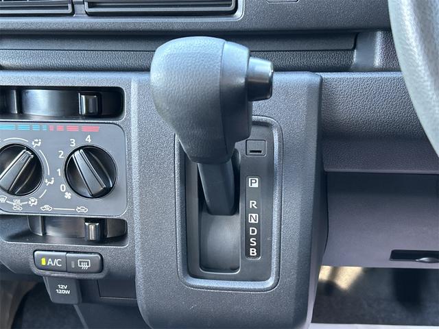 ハイゼットカーゴ ＤＸ　ＣＶＴ　衝突被害軽減システム　クリアランスソナー　両側スライドドア　キーレスエントリー　アイドリングストップ　オートマチックハイビーム　オートライト　ＡＢＳ　ＥＳＣ　エアコン（6枚目）