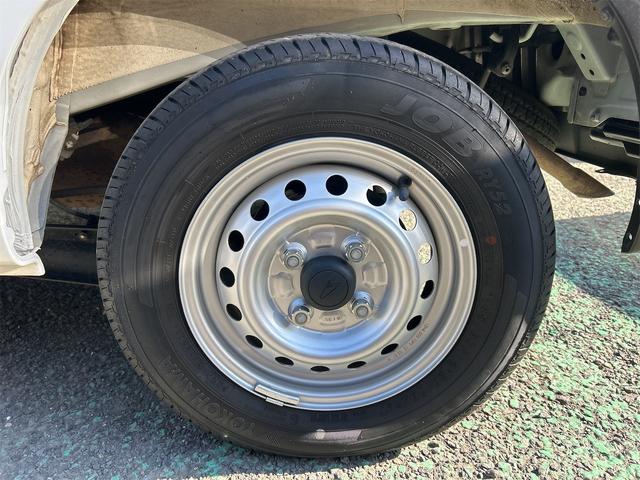 ハイゼットカーゴ ＤＸ　ＣＶＴ　衝突被害軽減システム　クリアランスソナー　両側スライドドア　キーレスエントリー　アイドリングストップ　オートマチックハイビーム　オートライト　ＡＢＳ　ＥＳＣ　エアコン（20枚目）