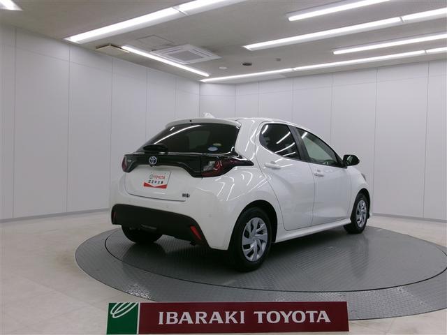 ヤリス ハイブリッドＸ　カーテンエアバッグ　イモビライザー　バックモニター　ワイヤレスキー　ドラレコ　ＡＢＳ　Ｗエアバック　パワーウィンドウ　オートエアコン　ＥＴＣ　エアバック　パワーステアリング　横滑り防止システム（3枚目）