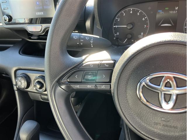 ヤリス X アイドリングストップ付き PCS スマートキーシステム 横滑り防止装置付き ワイヤレスキー バックガイドモニター 盗難防止 サイドエアバック エアコン Wエアバッグ パワーウインドウ ETC付き(8枚目)