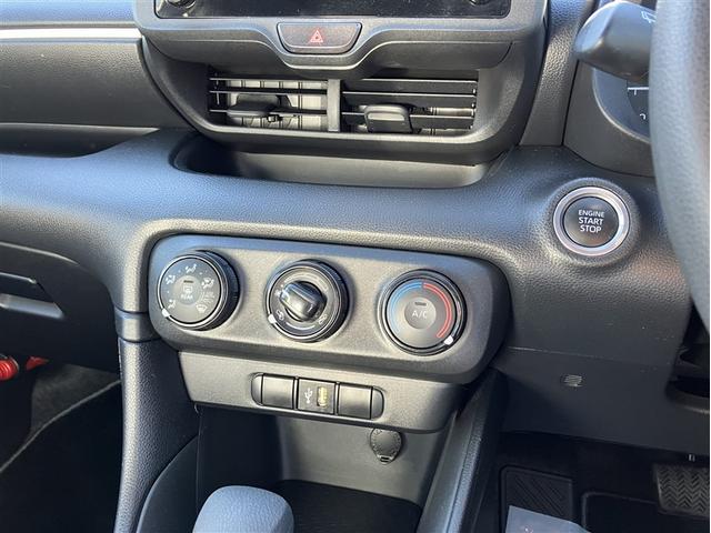 ヤリス X アイドリングストップ付き PCS スマートキーシステム 横滑り防止装置付き ワイヤレスキー バックガイドモニター 盗難防止 サイドエアバック エアコン Wエアバッグ パワーウインドウ ETC付き(12枚目)