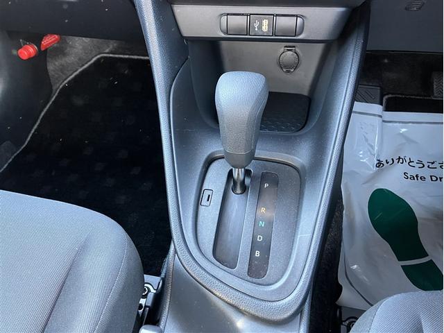 ヤリス X アイドリングストップ付き PCS スマートキーシステム 横滑り防止装置付き ワイヤレスキー バックガイドモニター 盗難防止 サイドエアバック エアコン Wエアバッグ パワーウインドウ ETC付き(13枚目)