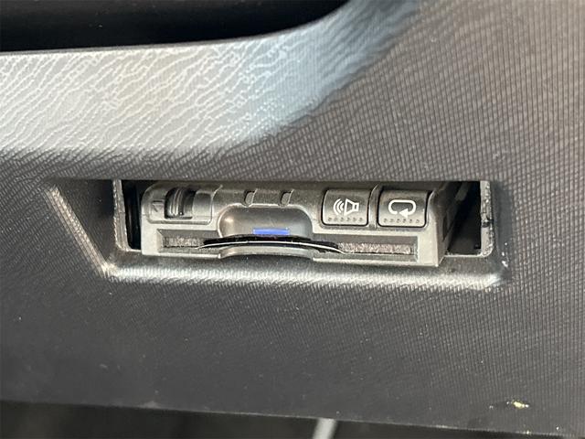 アクア G G’s ETC バックカメラ ナビ TV オートクルーズコントロール レーンアシスト 衝突被害軽減システム アルミホイール オートマチックハイビーム オートライト スマートキー 電動格納ミラー CVT(10枚目)