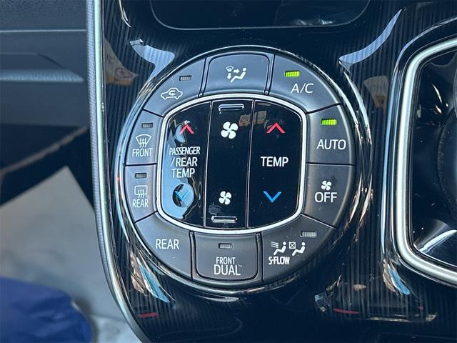 手の届きやすいところで簡単操作ができる空調付き！オールシーズンお好みの温度調節ができます。