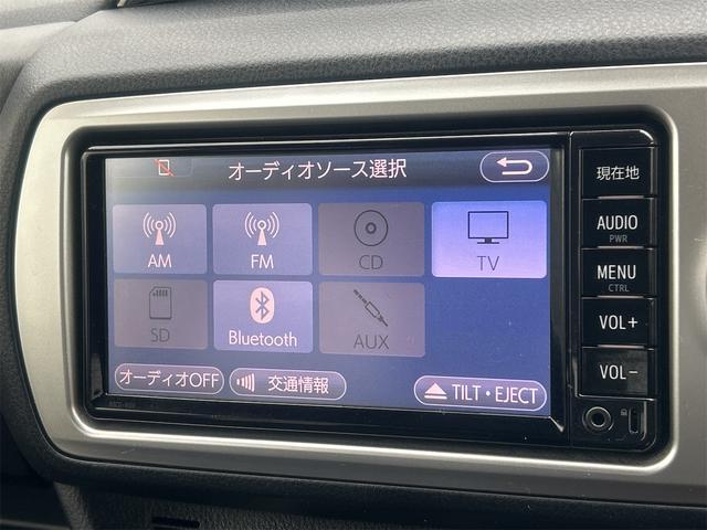 ヴィッツ ジュエラ　ドライブレコーダー　バックカメラ　ＴＶ　レーンアシスト　衝突被害軽減システム　オートマチックハイビーム　スマートキー　電動格納ミラー　ＣＶＴ　衝突安全ボディ　ＡＢＳ　ＥＳＣ（5枚目）