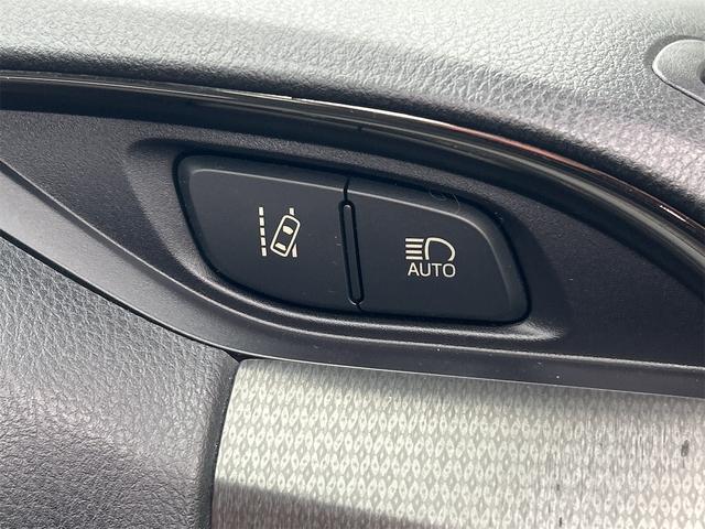 ヴィッツ ジュエラ　ドライブレコーダー　バックカメラ　ＴＶ　レーンアシスト　衝突被害軽減システム　オートマチックハイビーム　スマートキー　電動格納ミラー　ＣＶＴ　衝突安全ボディ　ＡＢＳ　ＥＳＣ（10枚目）