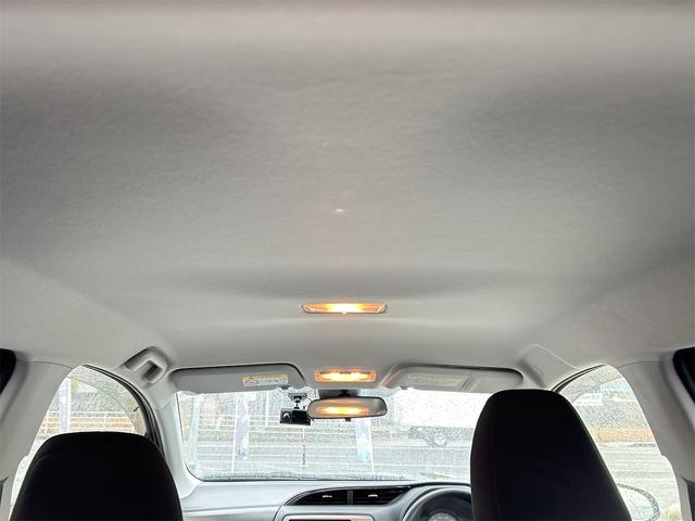 ヴィッツ ジュエラ　ドライブレコーダー　バックカメラ　ＴＶ　レーンアシスト　衝突被害軽減システム　オートマチックハイビーム　スマートキー　電動格納ミラー　ＣＶＴ　衝突安全ボディ　ＡＢＳ　ＥＳＣ（28枚目）