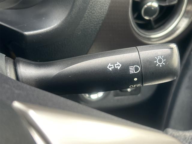 ヴィッツ ジュエラ　ドライブレコーダー　バックカメラ　ＴＶ　レーンアシスト　衝突被害軽減システム　オートマチックハイビーム　スマートキー　電動格納ミラー　ＣＶＴ　衝突安全ボディ　ＡＢＳ　ＥＳＣ（46枚目）