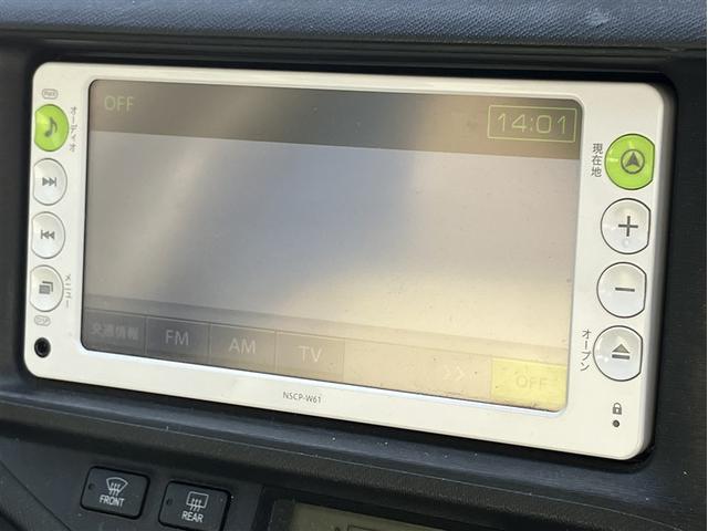 アクア Ｓ　スマートキープッシュスタート　キーレスエントリ　イモビ　ナビ＆ＴＶ　オートエアコン　デュアルエアバック　パワーウィンドウ　ＥＴＣ　ＳＲＳ　ワンセグＴＶ　パワーステアリング　ＡＢＳ　メモリーナビ（7枚目）