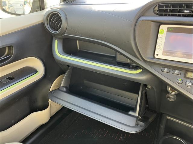 アクア Ｓ　スマートキープッシュスタート　キーレスエントリ　イモビ　ナビ＆ＴＶ　オートエアコン　デュアルエアバック　パワーウィンドウ　ＥＴＣ　ＳＲＳ　ワンセグＴＶ　パワーステアリング　ＡＢＳ　メモリーナビ（13枚目）