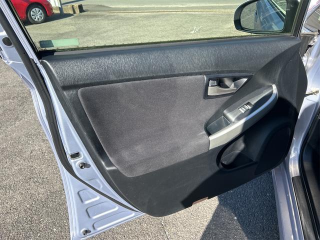 プリウス S ドライブレコーダー ETC バックカメラ ナビ TV アルミホイール オートライト HID CVT スマートキー 電動格納ミラー 盗難防止システム Bluetooth 衝突安全ボディ ABS ESC(31枚目)