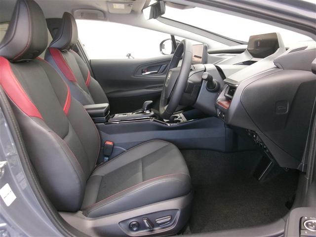 プリウス Ｚ　リアカメラ　プリクラッシュ　本革　ＬＥＤランプ　アルミホイール　ＡＣ　運転席エアバッグ　パワーウインドウ　ＡＢＳ　パワステ　助手席エアバッグ（16枚目）