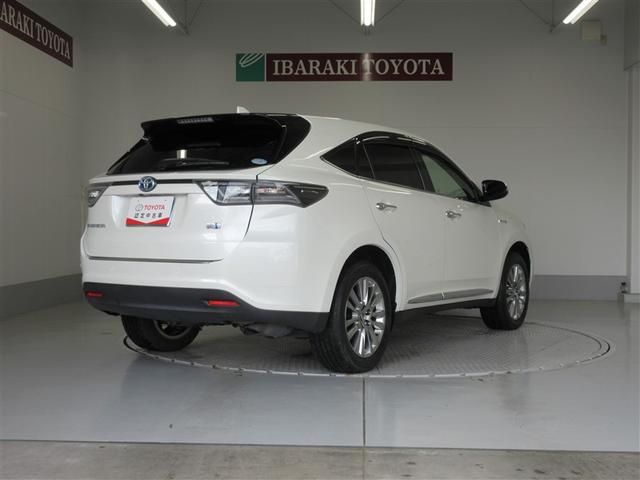 ハリアーハイブリッド プレミアム　アドバンスドパッケージ　本革シート　ＴＶ　Ｓキー　地デジ　パワーウインドウ　クルコン　ＬＥＤライト　電動シート　横滑防止装置　ＤＶＤ再生　ミュージックプレイヤー接続可　オートエアコン　キーフリー　ＡＢＳ　ＥＴＣ車載器　４ＷＤ（3枚目）