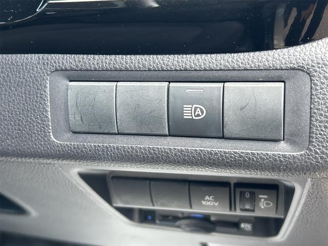 アクア Ｘ　ＥＴＣ　バックカメラ　ナビ　オートクルーズコントロール　レーンアシスト　衝突被害軽減システム　オートマチックハイビーム　オートライト　ＬＥＤヘッドランプ　スマートキー　電動格納ミラー　１００Ｖ電源（9枚目）