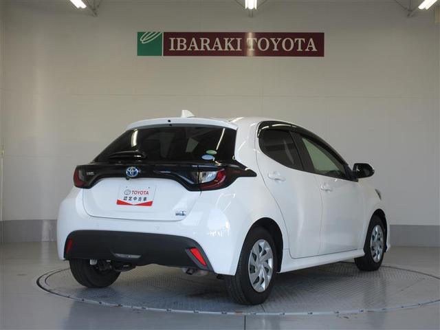 ヤリス ハイブリッドX カーテンエアバッグ バックモニター ABS Wエアバック パワーウィンドウ オートエアコン エアバック パワーステアリング 横滑り防止システム 衝突被害軽減装置(3枚目)