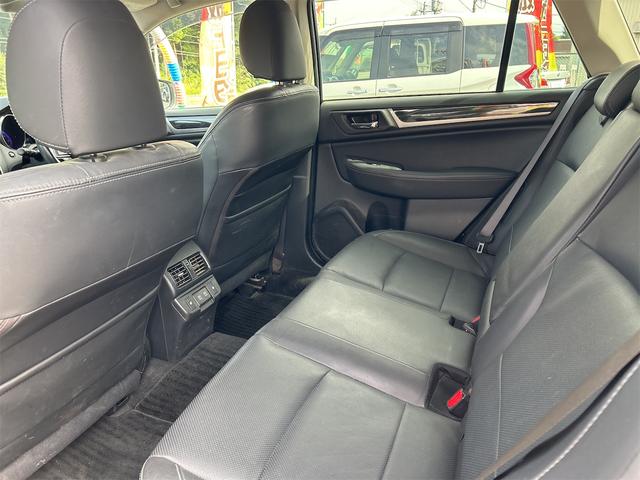 レガシィアウトバック リミテッド　４ＷＤ　ドライブレコーダー　ＥＴＣ　バックカメラ　クリアランスソナー　オートクルーズコントロール　レーンアシスト　パワーシート　衝突被害軽減システム　ナビ　オートライト　ＬＥＤヘッドランプ（32枚目）