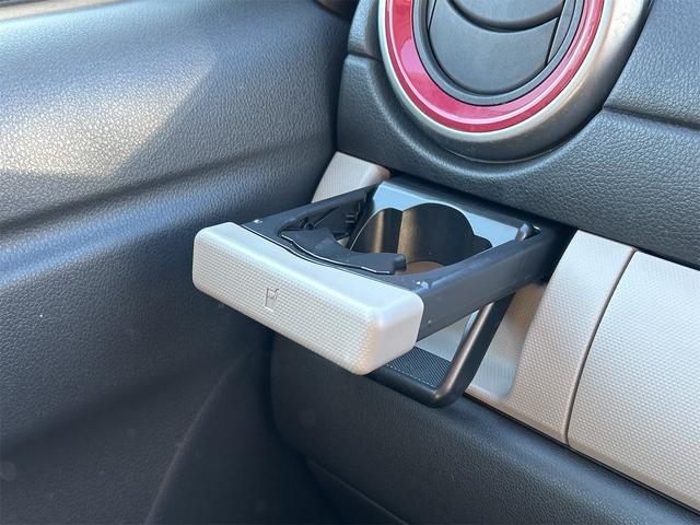 パッソ モーダ　バックカメラ　ナビ　ＴＶ　アルミホイール　オートライト　ＬＥＤヘッドランプ　スマートキー　アイドリングストップ　電動格納ミラー　シートヒーター　ＣＶＴ　盗難防止システム　衝突安全ボディ　ベンチシート（44枚目）