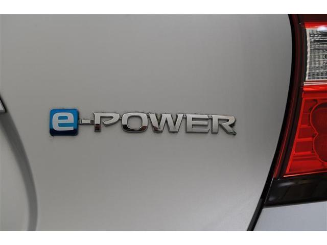 e-パワー メダリスト キーレスエントリー 横滑り防止機能 LEDランプ レーダークルコン フルセグテレビ メモリーナビゲーション ミュージックプレイヤー接続可 ナビ&TV 盗難防止 点検記録簿 オートエアコン CD ABS(6枚目)