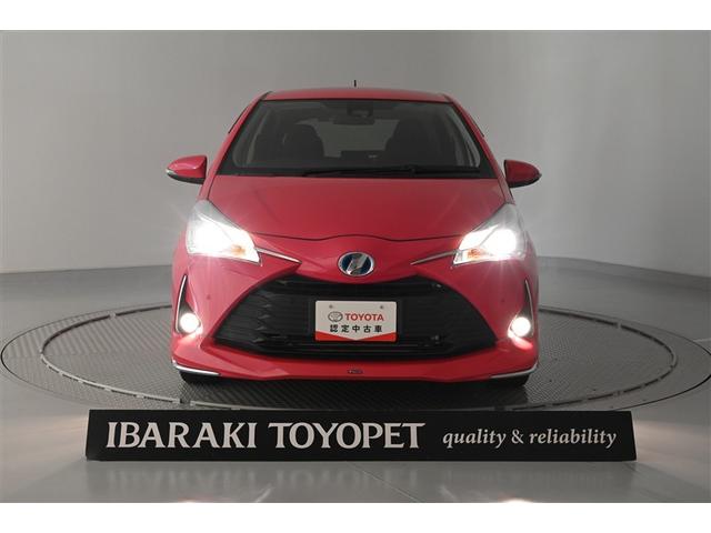 ヴィッツ ハイブリッド　ジュエラ　ワンセグ　メモリ－ナビ　ナビ＆ＴＶ　助手席エアバッグ　オートエアコン　ＥＴＣ車載器　エアバッグ　アルミホイール　パワーウインドウ　ミュージックプレイヤー接続可　記録簿　ＡＢＳ　キーレスキー　ＰＣＳ（6枚目）