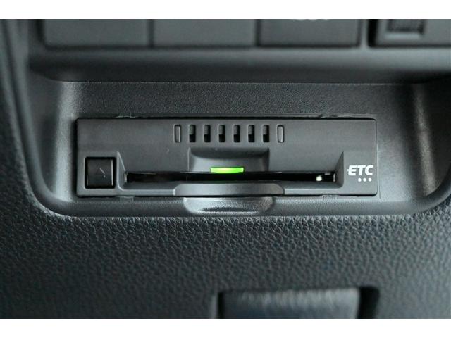 アクア X 踏み間違い防止 イモビ ナビ&TV フルセグ 点検記録簿 LEDヘッドライト スマートキー 横滑り防止機能 キーレスエントリー オートクルーズ オートエアコン ETC カーテンエアバッグ ABS(9枚目)