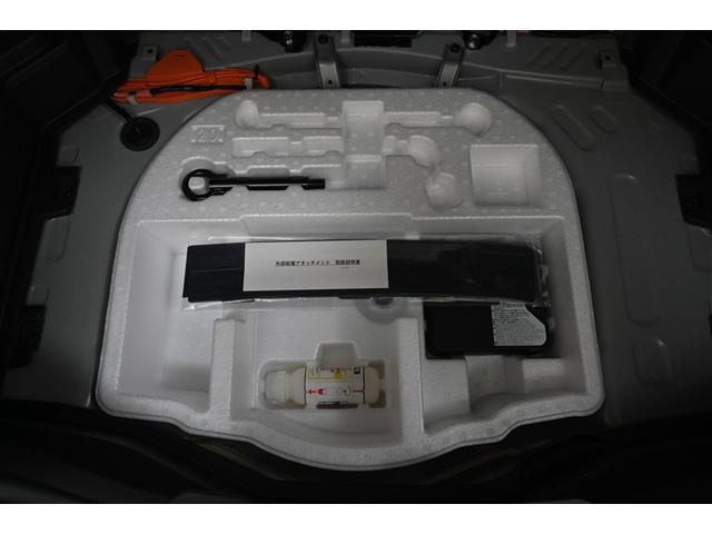 アクア X 踏み間違い防止 イモビ ナビ&TV フルセグ 点検記録簿 LEDヘッドライト スマートキー 横滑り防止機能 キーレスエントリー オートクルーズ オートエアコン ETC カーテンエアバッグ ABS(31枚目)