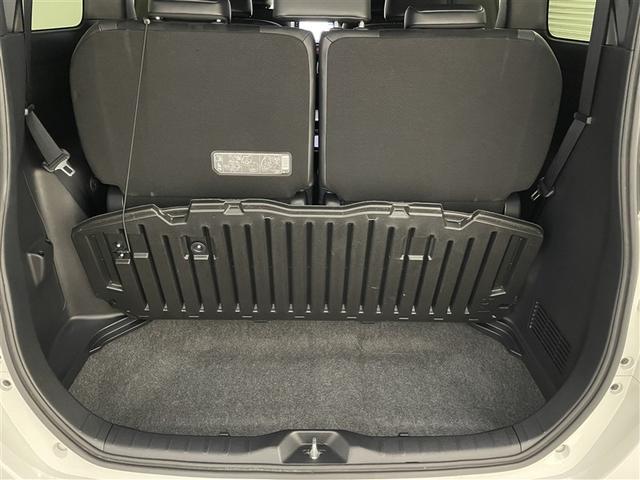 エスクァイア Gi プレミアムパッケージ ブラックテーラード 衝突軽減 盗難防止システム 3列 記録簿 スマキー DVD再生 LEDライト キーフリー アイドリングストップ ドライブレコーダー 横滑り防止機能 エアバッグ オートエアコン ABS ETC ナビTV(21枚目)