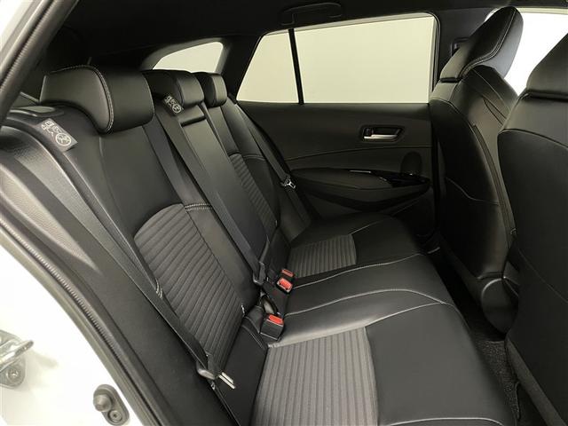 カローラツーリング ハイブリッド　ダブルバイビー　メディアプレイヤー接続　バックモニター　フルセグＴＶ　ＬＥＤライト　点検記録簿　クルコン　横滑り防止　盗難防止装置　ナビ・ＴＶ　エアバッグ　ＥＴＣ　ＡＢＳ　助手席エアバッグ　キーレス　メモリーナビ（15枚目）