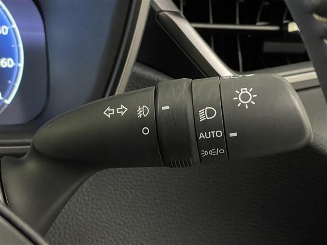 カローラツーリング ハイブリッド　ダブルバイビー　メディアプレイヤー接続　バックモニター　フルセグＴＶ　ＬＥＤライト　点検記録簿　クルコン　横滑り防止　盗難防止装置　ナビ・ＴＶ　エアバッグ　ＥＴＣ　ＡＢＳ　助手席エアバッグ　キーレス　メモリーナビ（22枚目）