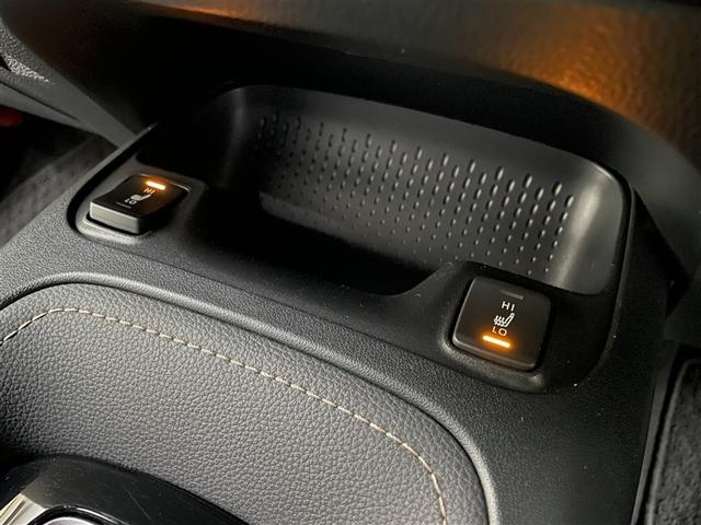 カローラツーリング ハイブリッド　ダブルバイビー　メディアプレイヤー接続　バックモニター　フルセグＴＶ　ＬＥＤライト　点検記録簿　クルコン　横滑り防止　盗難防止装置　ナビ・ＴＶ　エアバッグ　ＥＴＣ　ＡＢＳ　助手席エアバッグ　キーレス　メモリーナビ（28枚目）