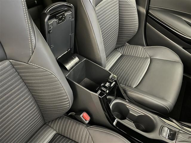 カローラツーリング ハイブリッド　ダブルバイビー　メディアプレイヤー接続　バックモニター　フルセグＴＶ　ＬＥＤライト　点検記録簿　クルコン　横滑り防止　盗難防止装置　ナビ・ＴＶ　エアバッグ　ＥＴＣ　ＡＢＳ　助手席エアバッグ　キーレス　メモリーナビ（31枚目）