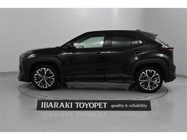 ヤリスクロス ハイブリッドＺ　ドライブレコーダ　インテリジェントキー　アルミホイル　ＬＥＤライト　リアカメラ　クルーズコントロール　整備記録簿　横滑り防止システム　ナビＴＶ　メモリーナビゲーション　電動シ－ト　パワステ　キーフリー（7枚目）