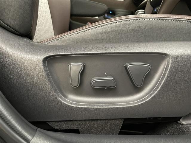 ヤリスクロス ハイブリッドＺ　ドライブレコーダ　インテリジェントキー　アルミホイル　ＬＥＤライト　リアカメラ　クルーズコントロール　整備記録簿　横滑り防止システム　ナビＴＶ　メモリーナビゲーション　電動シ－ト　パワステ　キーフリー（18枚目）