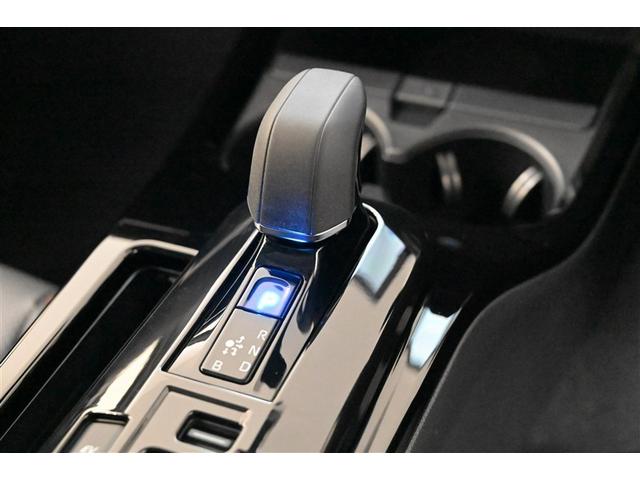 プリウス Ｚ　リアカメラ　パノラマサンルーフ　プリクラッシュ　ＰＷシート　メモリナビ　ＬＥＤランプ　ナビ・ＴＶ　オートクルーズ　アルミホイール　ＡＣ　運転席エアバッグ　横滑り防止装置　ＥＴＣ付　盗難防止システム（6枚目）