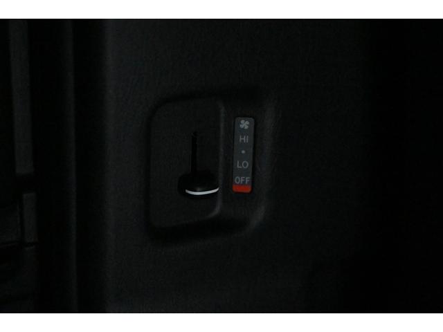 ハイエースバン スーパーＧＬ　ダークプライムＩＩ　衝突回避システム　運転席助手席エアバック　ＥＳＣ　ドライブレコーダー付　スマートエントリー　ＬＥＤライト　地デジ　エアコン　パワーウィンドウ　エアバック　キーレスエントリー　イモビライザー　ＥＴＣ付き（26枚目）