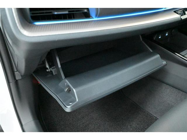 プリウス Ｚ　リアカメラ　パノラマサンルーフ　プリクラッシュ　ＰＷシート　ＡＣ１００Ｖ電源　ＬＥＤランプ　オートクルーズ　アルミホイール　ドライブレコーダ　ＡＣ　運転席エアバッグ　横滑り防止装置　ＥＴＣ付　ＴＶ（33枚目）