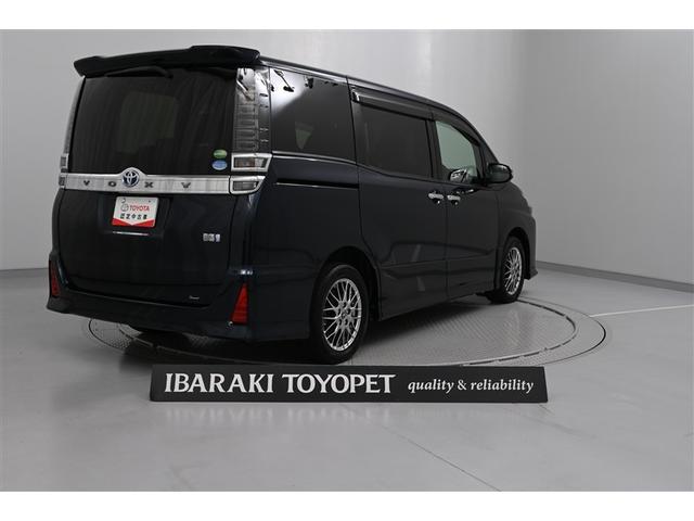 ヴォクシー ハイブリッドZS 煌III 地デジTV リヤカメラ Wエアコン スマートキー ミュージックプレイヤー接続可 DVD再生可 クルコン VSC キーレス アルミホイール ナビ&TV LEDヘッドランプ ETC 3列シート 記録簿(5枚目)