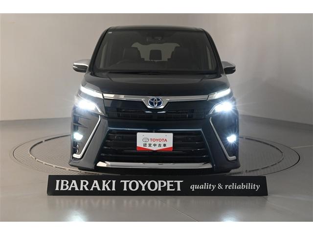 ヴォクシー ハイブリッドZS 煌III 地デジTV リヤカメラ Wエアコン スマートキー ミュージックプレイヤー接続可 DVD再生可 クルコン VSC キーレス アルミホイール ナビ&TV LEDヘッドランプ ETC 3列シート 記録簿(6枚目)