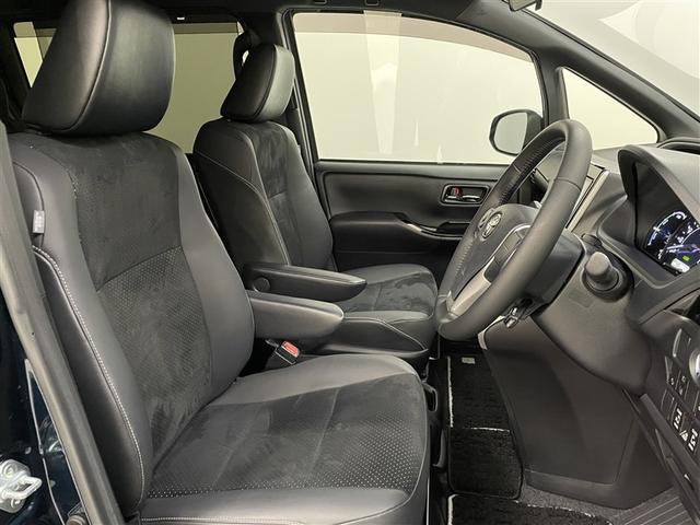 ヴォクシー ハイブリッドZS 煌III 地デジTV リヤカメラ Wエアコン スマートキー ミュージックプレイヤー接続可 DVD再生可 クルコン VSC キーレス アルミホイール ナビ&TV LEDヘッドランプ ETC 3列シート 記録簿(13枚目)