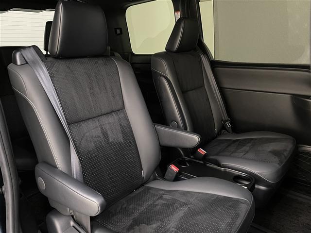 ヴォクシー ハイブリッドZS 煌III 地デジTV リヤカメラ Wエアコン スマートキー ミュージックプレイヤー接続可 DVD再生可 クルコン VSC キーレス アルミホイール ナビ&TV LEDヘッドランプ ETC 3列シート 記録簿(14枚目)