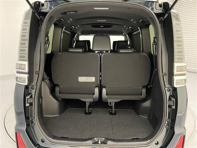 ヴォクシー ハイブリッドZS 煌III 地デジTV リヤカメラ Wエアコン スマートキー ミュージックプレイヤー接続可 DVD再生可 クルコン VSC キーレス アルミホイール ナビ&TV LEDヘッドランプ ETC 3列シート 記録簿(16枚目)