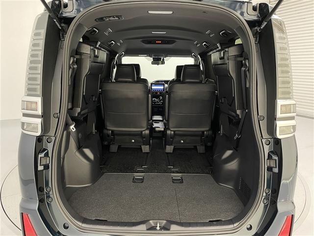 ヴォクシー ハイブリッドZS 煌III 地デジTV リヤカメラ Wエアコン スマートキー ミュージックプレイヤー接続可 DVD再生可 クルコン VSC キーレス アルミホイール ナビ&TV LEDヘッドランプ ETC 3列シート 記録簿(17枚目)