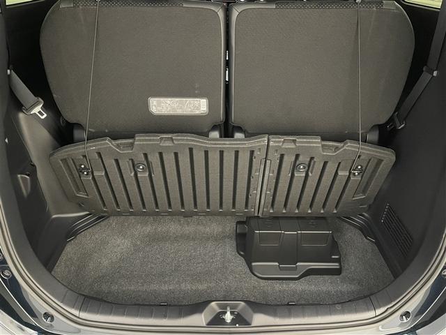 ヴォクシー ハイブリッドZS 煌III 地デジTV リヤカメラ Wエアコン スマートキー ミュージックプレイヤー接続可 DVD再生可 クルコン VSC キーレス アルミホイール ナビ&TV LEDヘッドランプ ETC 3列シート 記録簿(18枚目)