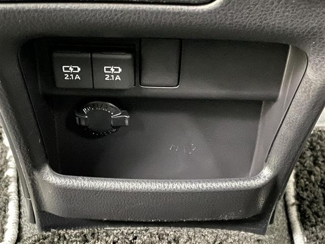 ヴォクシー ハイブリッドZS 煌III 地デジTV リヤカメラ Wエアコン スマートキー ミュージックプレイヤー接続可 DVD再生可 クルコン VSC キーレス アルミホイール ナビ&TV LEDヘッドランプ ETC 3列シート 記録簿(30枚目)