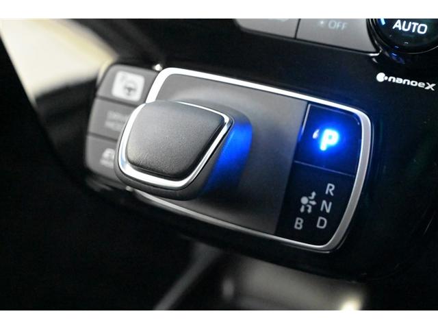 アクア Ｚ　ＬＥＤヘッドライト　スマートキー　１００Ｖ電源　イモビライザー　アルミホイール　ドライブレコーダー　オートクルーズコントロール　点検記録簿　エアコン　ＥＳＣ　ナビ　カーテンエアバッグ　ＥＴＣ　キーレス（9枚目）