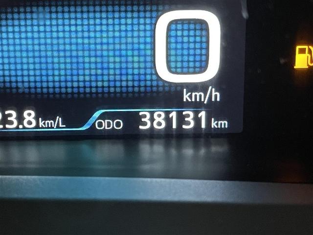 プリウスＰＨＶ Ａプレミアム　ＬＥＤライト　点検記録簿　横滑り防止機能　イモビライザー　ＥＴＣ　Ｂカメラ　パワステ　オートエアコン　ドラレコ　ＡＣ１００Ｖ電源　パワーウィンドウ　アルミ　ＡＢＳ　クルコン　メモリーナビ　エアバッグ（11枚目）