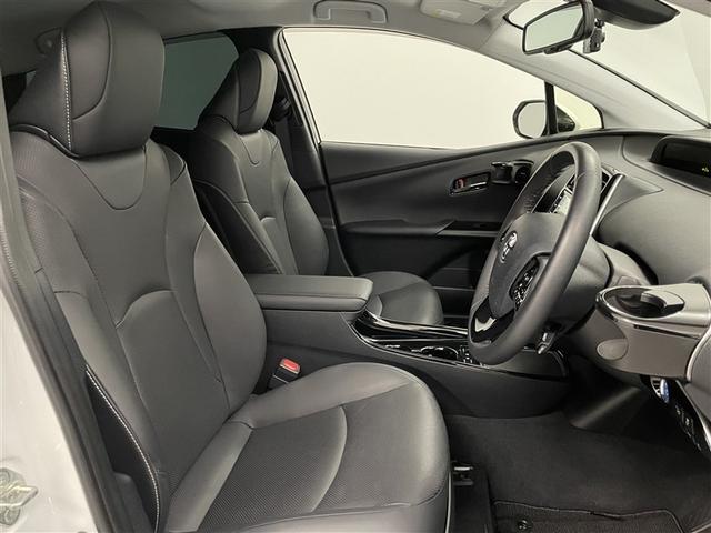 プリウスＰＨＶ Ａプレミアム　ＬＥＤライト　点検記録簿　横滑り防止機能　イモビライザー　ＥＴＣ　Ｂカメラ　パワステ　オートエアコン　ドラレコ　ＡＣ１００Ｖ電源　パワーウィンドウ　アルミ　ＡＢＳ　クルコン　メモリーナビ　エアバッグ（16枚目）