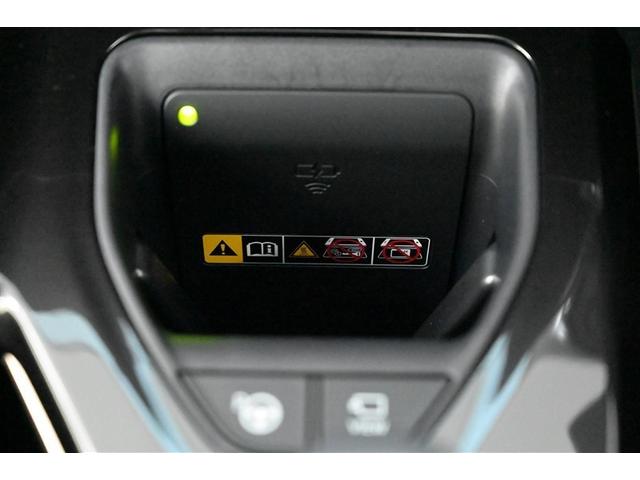 �����������[�d�i�c�u���j�����@�@�X�}�[�g�t�H���Ȃǂ̌g�ы@����[�d�G���A�ɒu�������ŏ[�d���邱�Ƃ��ł��܂��B