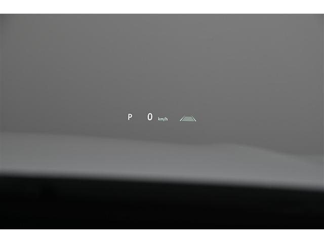 ���J���[�g�t�c�i�w�b�h�A�b�v�f�B�X�v���C�j�����B�@�@�^�]�҂̎��E�O���ɁA���݂̎ԑ��Ȃǉ^�]�ɕK�v�Ȃ��܂��܂ȏ���\�����邱�Ƃ��ł��܂��B