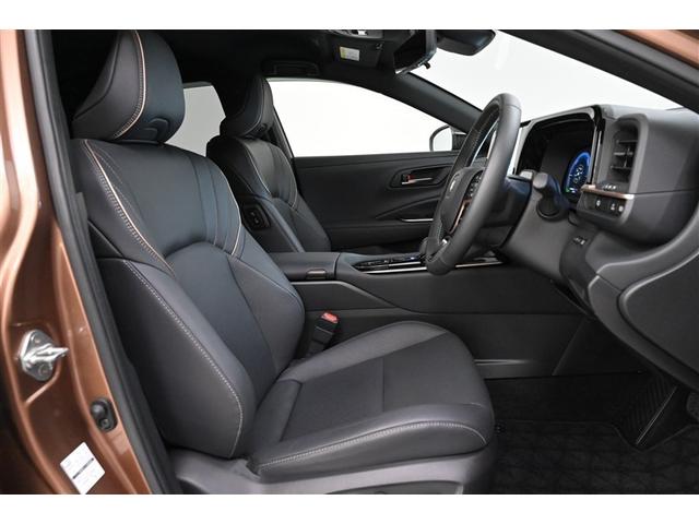 クラウンスポーツ Ｚ　ＡＷＤ　フルセグテレビ　１オーナー　ＥＴＣ車載器　ＴＶナビ　クルコン　横滑り防止装置　エアバッグ　本革　ＡＣ１００Ｖ　ミュージックプレイヤー接続可　メモリナビ　ドラレコ　キーレス　盗難防止装置　ＡＢＳ（13枚目）